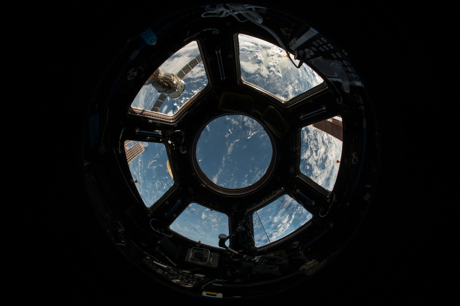 Polisentrix — Earth-scale geopolitical intelligence